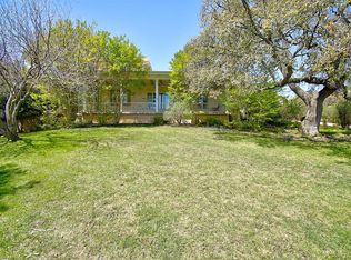 100 Westchester Cir, Kerrville, TX 78028