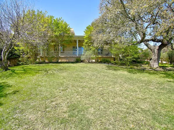100 Westchester Cir, Kerrville, TX 78028