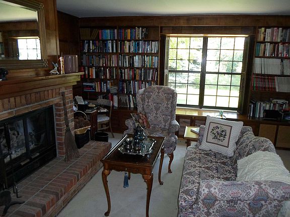 4th image of 3224 Wedgewood Ct