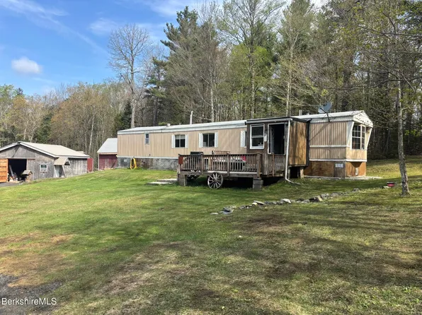 500 Loop Rd, Savoy, MA 01256