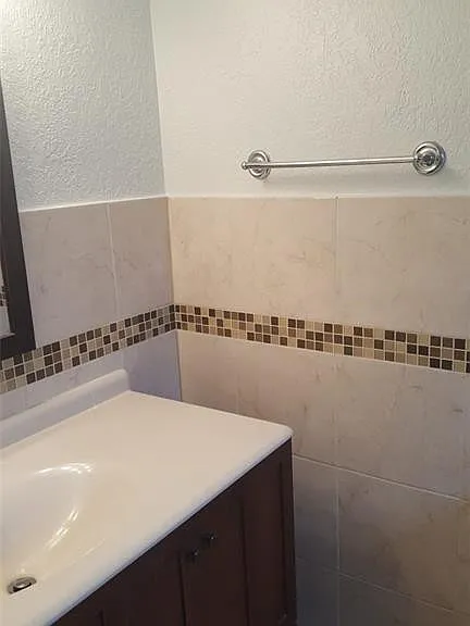 180 NE 12th Ave #17A — Photo 14