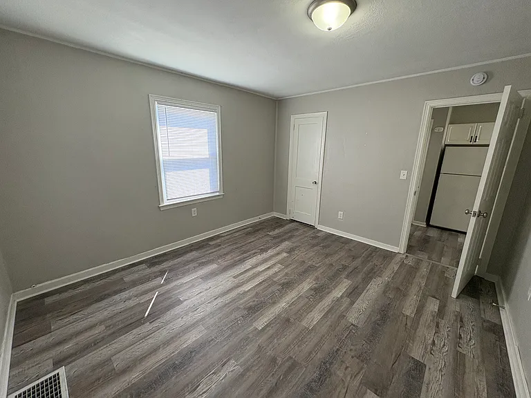 309 Treasure St — Photo 4