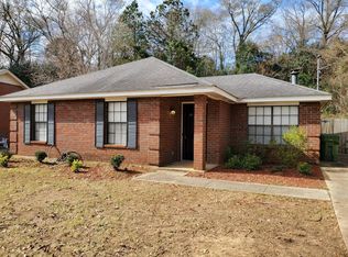 372 Forest Park Dr, Montgomery, AL 36109