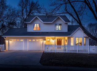 750 Preakness Ln, Chanhassen, MN 55317