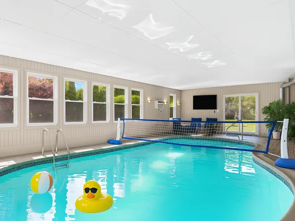 5002 Rockdale Ct, Sterling Heights, MI 48310