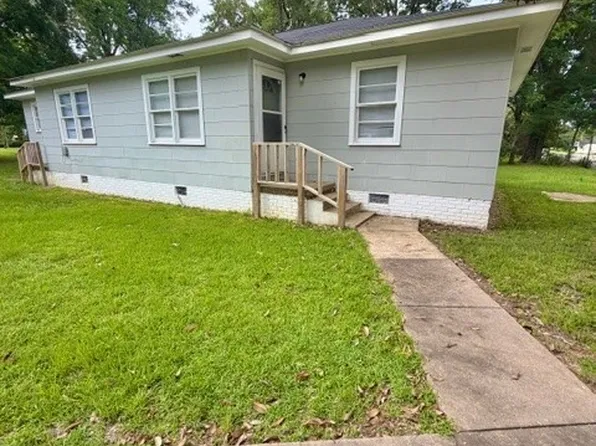 303 3rd Ave SE, Aliceville, AL 35442
