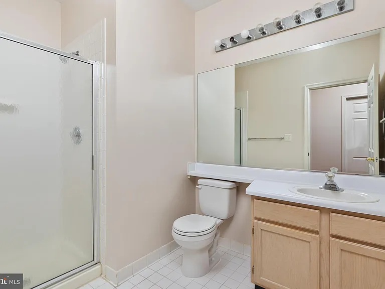 1705 Lake Shore Crest Dr #25 — Photo 11