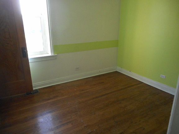 4th image of 1901 Harvey Ave