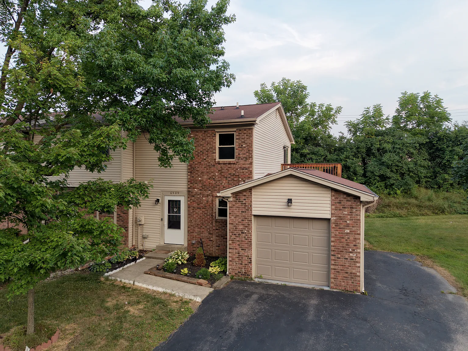 2 bed, 1.5 bath, 1603 sqft, $2,100 — Photo 2