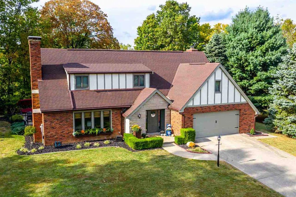 2452 Orchid Ln photo 1