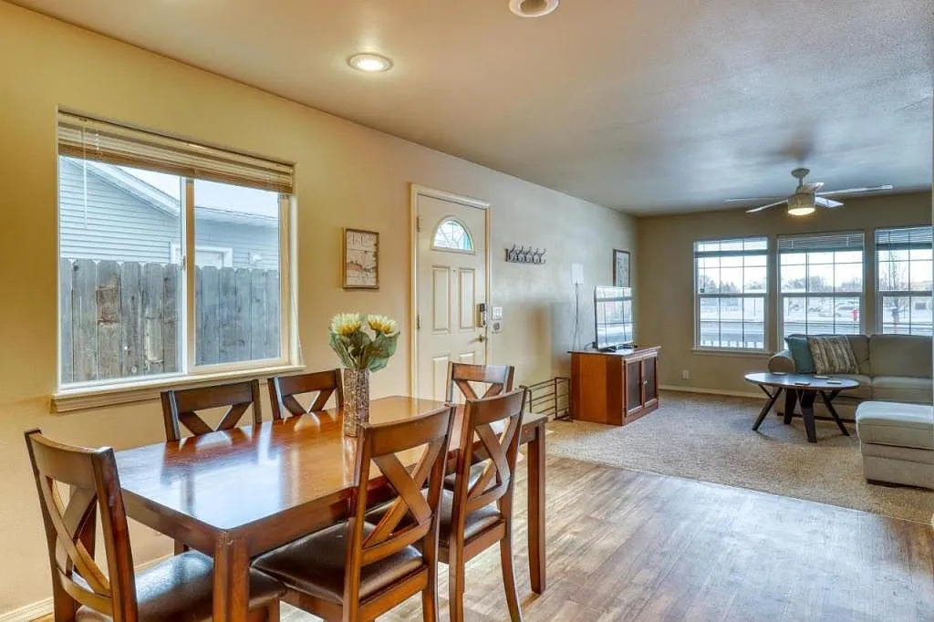 890 N Whitewater Park Blvd — Photo 4
