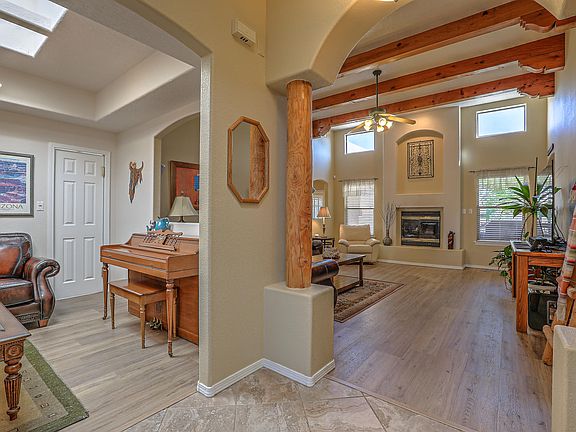 5th image of 10332 Arroyo Crest Dr NW
