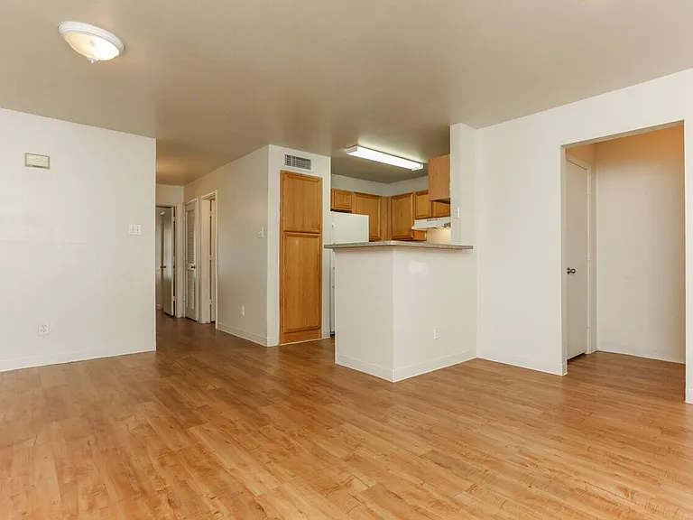 Amistad Apartments — Photo 6