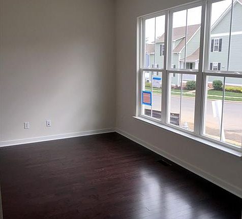 2nd image of 600 Diamond Creek Dr