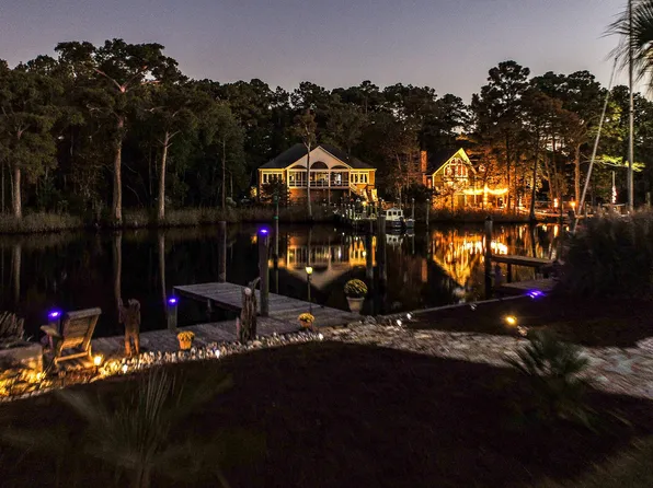 5716 Gondolier Drive, New Bern, NC 28560