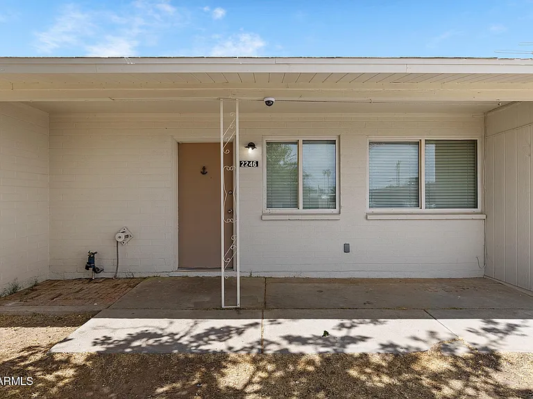 2246 W Sierra St — Photo 7