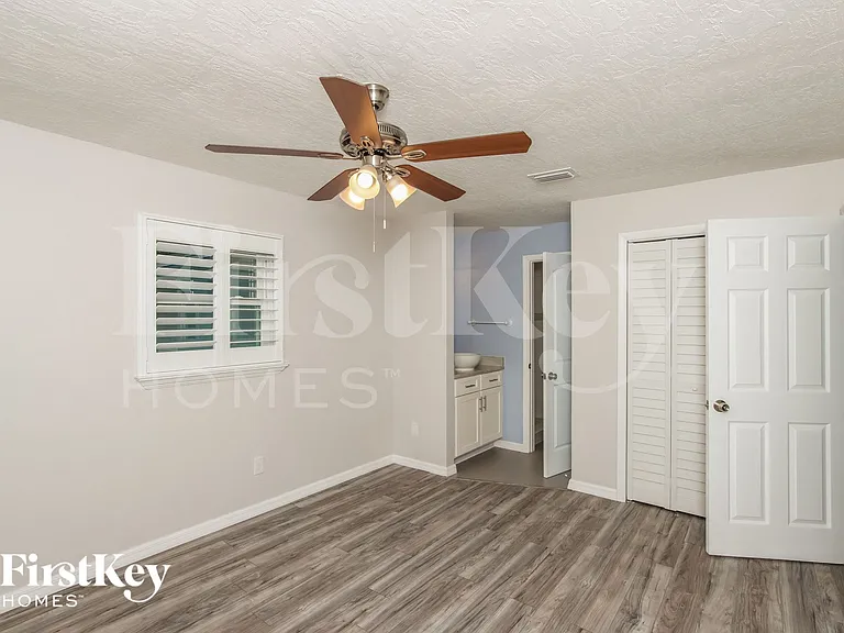525 Sacre Coeur Dr — Photo 9