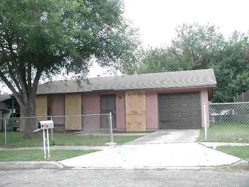 1st image of 8507 CREEK BEND DR