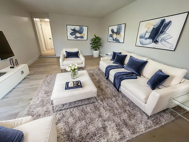 950 S Walnut St #15 — Photo 1