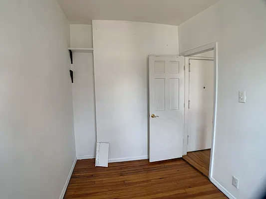Rented by Salon Realty Corp | media 14