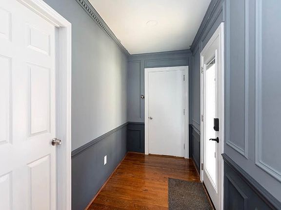 3rd image of 1030 Dooley Dr #1
