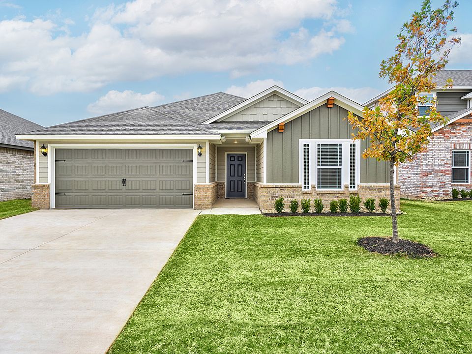 The lovely Keystone home is ready for immediate move-in at Crimson Lake Estates