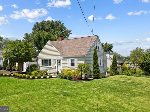 143 Moore Ave, Barrington, NJ 08007