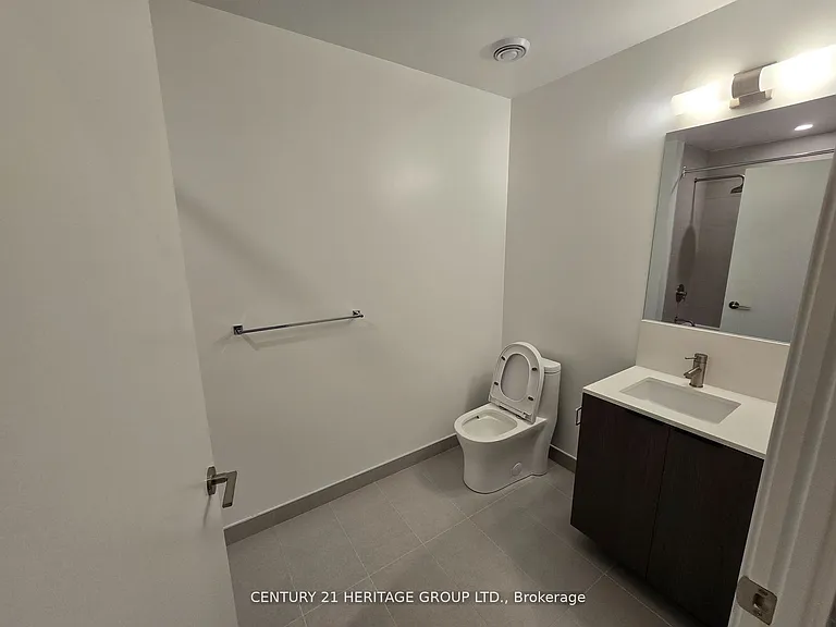 55 Mercer St N #307 — Photo 7