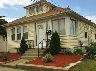 284 Norfolk Ave, Pawtucket, RI 02861