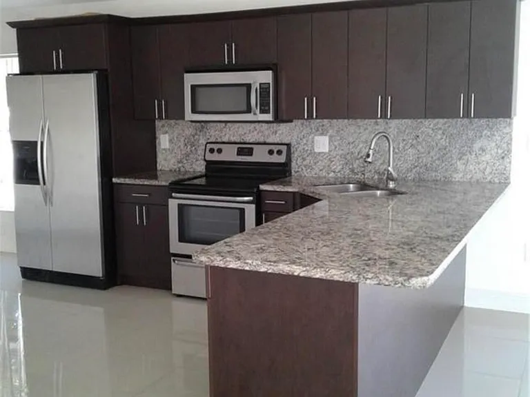 14025 Langley Pl — Photo 4