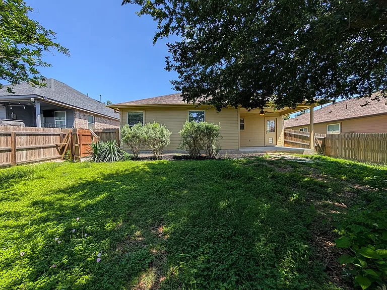 2937 Post Oak Cir — Photo 32