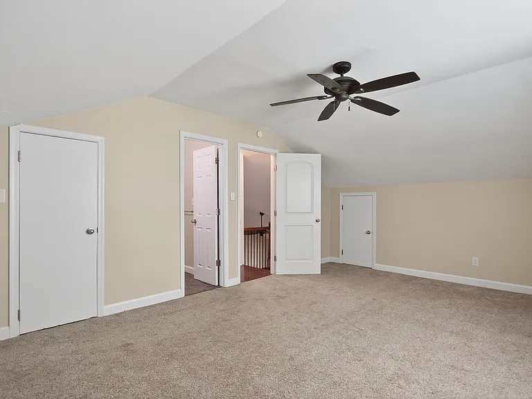 5677 Rushmere Dr — Photo 18