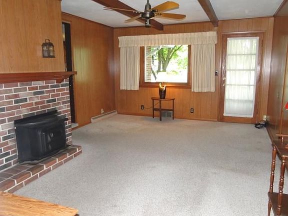 4th image of 41514 Elmwood St