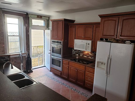 Large eat in kitchen
