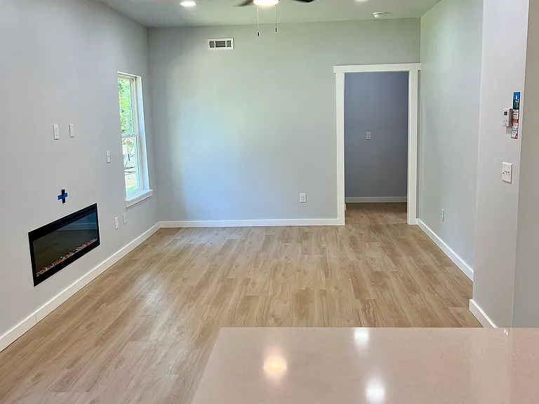8 Midhurst Ln — Photo 6