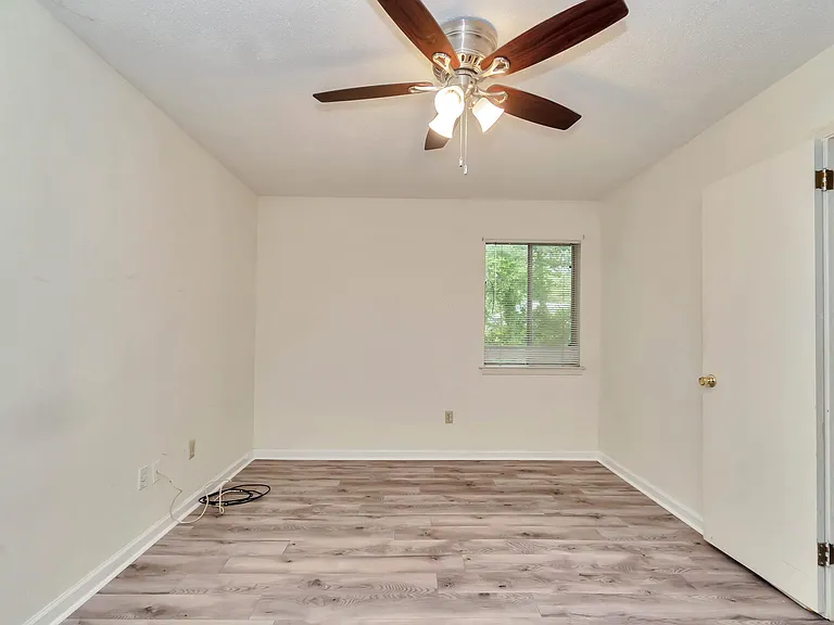 2420 Price St #B — Photo 5