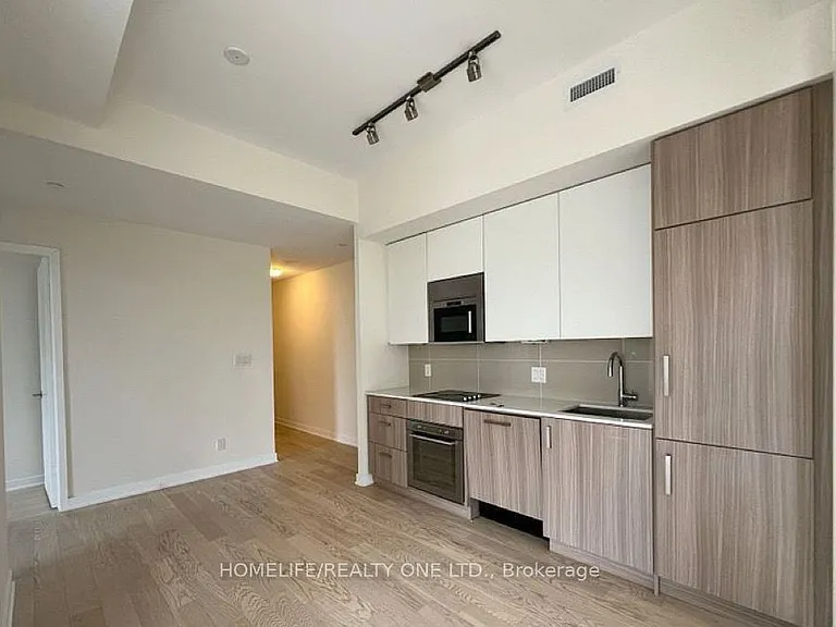 17 Dundonald St #705 — Photo 5