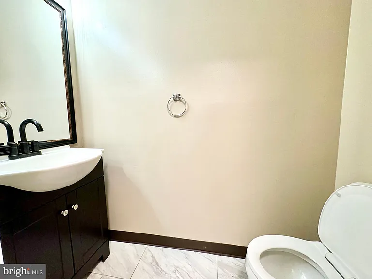 7 Lamplighter Ln — Photo 9