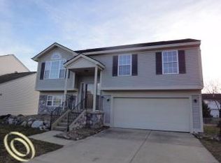 7327 Lochmoor Dr, Ypsilanti, MI