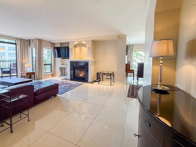1520 Harwood St #302 — Photo 3