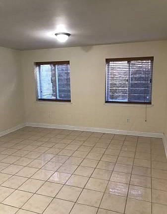 3rd image of 154 Alexander Ave