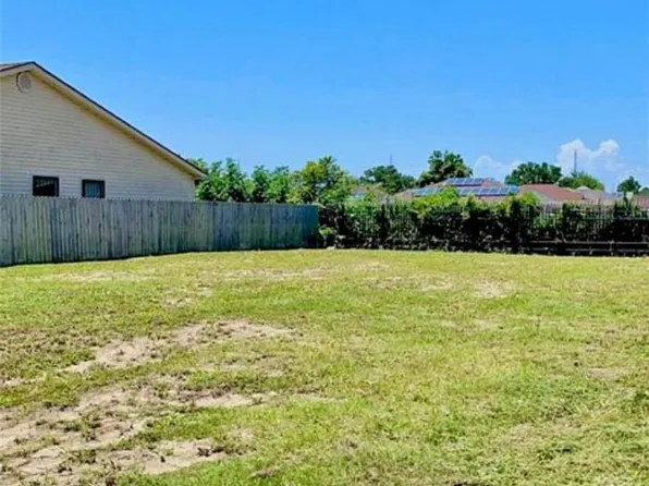 14111 Knightway Dr, New Orleans, LA 70128
