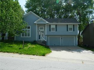 3305 Bryn Mawr Dr, Independence, MO 64057