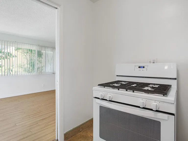 974 Haverford Ave #2 — Photo 10