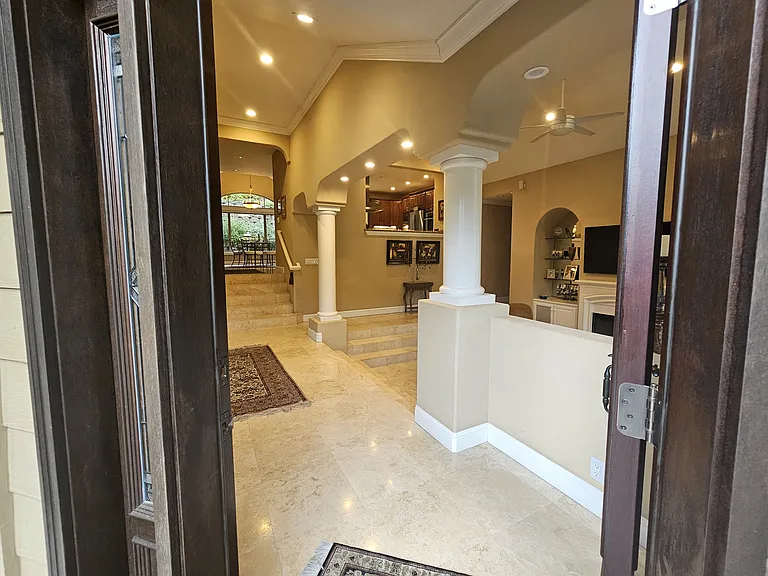 12 Gable Ln — Photo 4