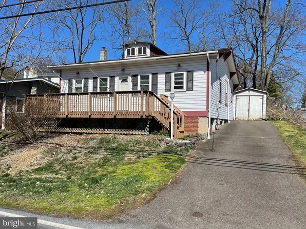 203 Main St, Spring Mount, PA 19473