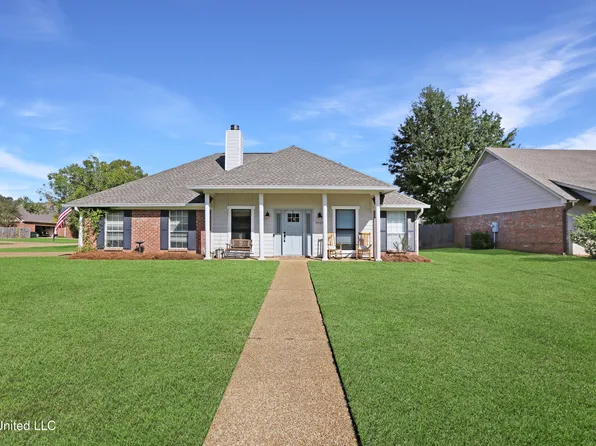 3011 Windwood Cir, Flowood, MS 39232