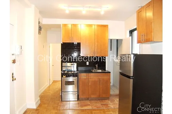 Rented by City Connections Realty | media 10