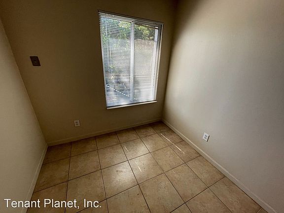 4th image of 1137 Oakmont Dr Unit 3