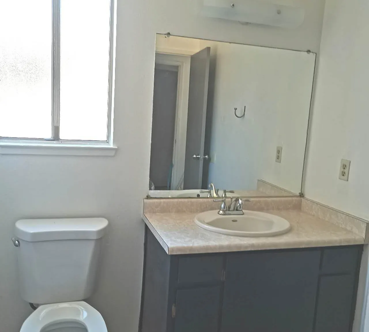 2 bed, 943 sqft, $1,700 — Photo 3